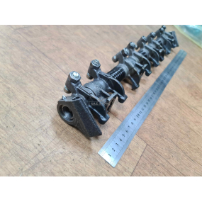 Ось с коромыслами и стойками в сборе (под винт с круглогй головкой)