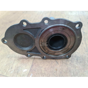 Крышка подшипника первичного вала (ДИЗЕЛЬ - IVECO) 5-ти ступенчатой КПП DYMOS УЦЕНКА