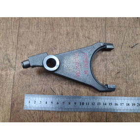 Вилка включения прямой и понижающей передачи раздаточной коробки DYMOS 48290T00010