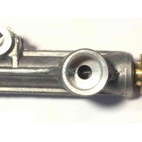 Топливопровод со штуцером и редукционным клапаном ЕВРО-2  (УАЗ с двигателем 4091.10, ГАЗ с двигателями ЗМЗ-40621.10, 40522.10)