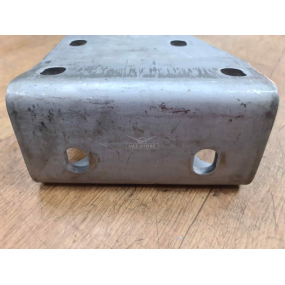 Кронштейн крепления механизма рулевого управления и главного тормозного цилиндра к раме 452