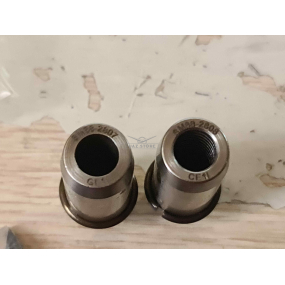 Втулки направляющие для 16-клапанного двигателя (8 впускного клапана + 8 выпускного клапана) SM