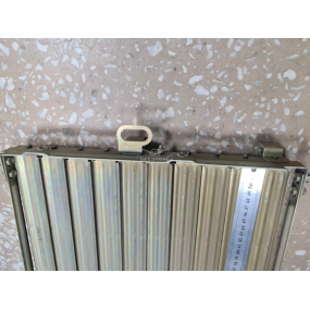 Жалюзи радиатора в сборе (старого образца) - ухо сбоку