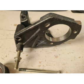 Кронштейн топливного насоса и генератора ЗМЗ-514 Евро-2, Евро-3 (с роликом)