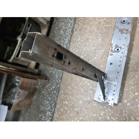 Поперечина кузова 469 (задняя) в сборе с усилителем и стойками заднего борта