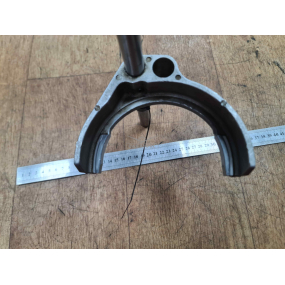 Шток В СБОРЕ 1 и 2 передачи (4,9 см МЕЖДУ ЦЕНТРАМИ ОТВЕРСТИЙ/ВИЛКА - 2 ОТВ) КПП DYMOS УЦЕНКА