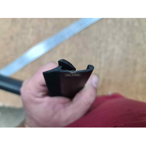 Уплотнитель опускного стекла НАРУЖ дв. перед ЛЕВЫЙ 3163 (1 Барх - 658 внутрь кверху, треуг вперед)