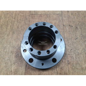 Ступица колеса редукторного моста - без болтов, без подшипников, без барабана