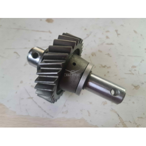 Шестерня промежуточная заднего хода (28 зубьев) в сборе с осью 5-ти ступенчатой КПП DYMOS