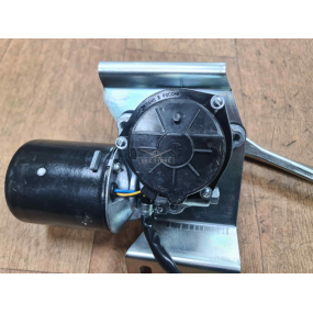 Стеклоочиститель 452 с.о. в сборе (редуктор с электродвигателем + тяги)