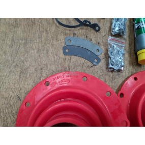 Пыльники шаровой опоры наружные (РАЗРЕЗНЫЕ - полиуретан) с креплением - комплект на мост