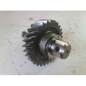 Шестерня промежуточная заднего хода (28 зубьев) в сборе с осью 5-ти ступенчатой КПП DYMOS