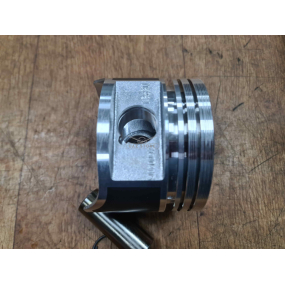 Поршневой комплект 421 АДС (поршни Ф100,0 БУКВА ''Г'', пальцы, стопора)